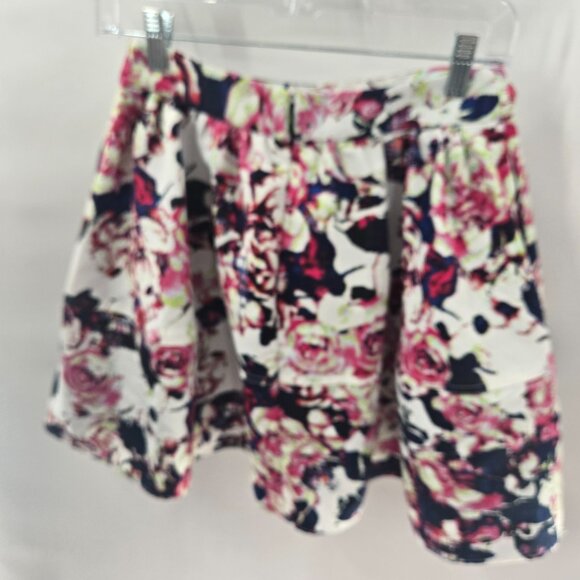 Express White Colorful Abstract Floral Lined Bubble Mini Skirt Size 4 - Picture 4 of 9